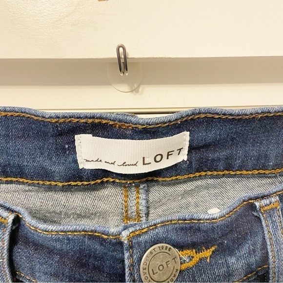 LOFT | Modern Skinny Mid rise Distressed Jeans Size 27/4 - Picture 3 of 11